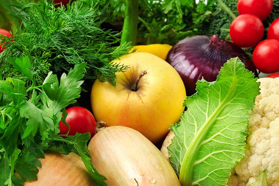 ¿Cuántas raciones de fruta y verdura debería consumirse a diario? 