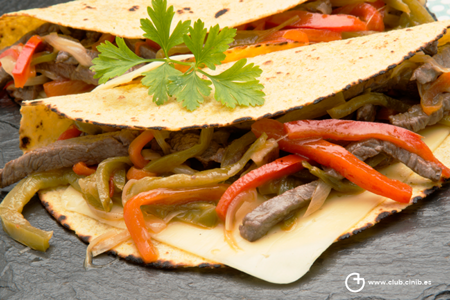 Tacos de ternera con queso filadelfia light y verduras